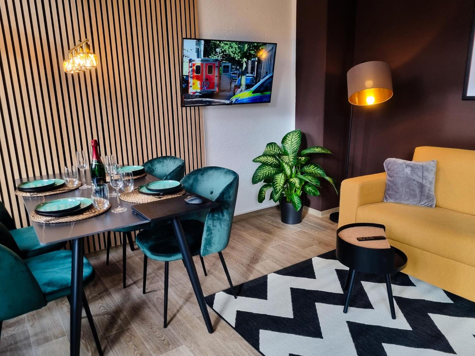 Maremar - Design Maisonette Altstadt - 4 Pers - 57Qm - Luxus Boxspringbett - Kueche - Arbeitsplatz - Privater Parkplatz كراييتْس المظهر الخارجي الصورة