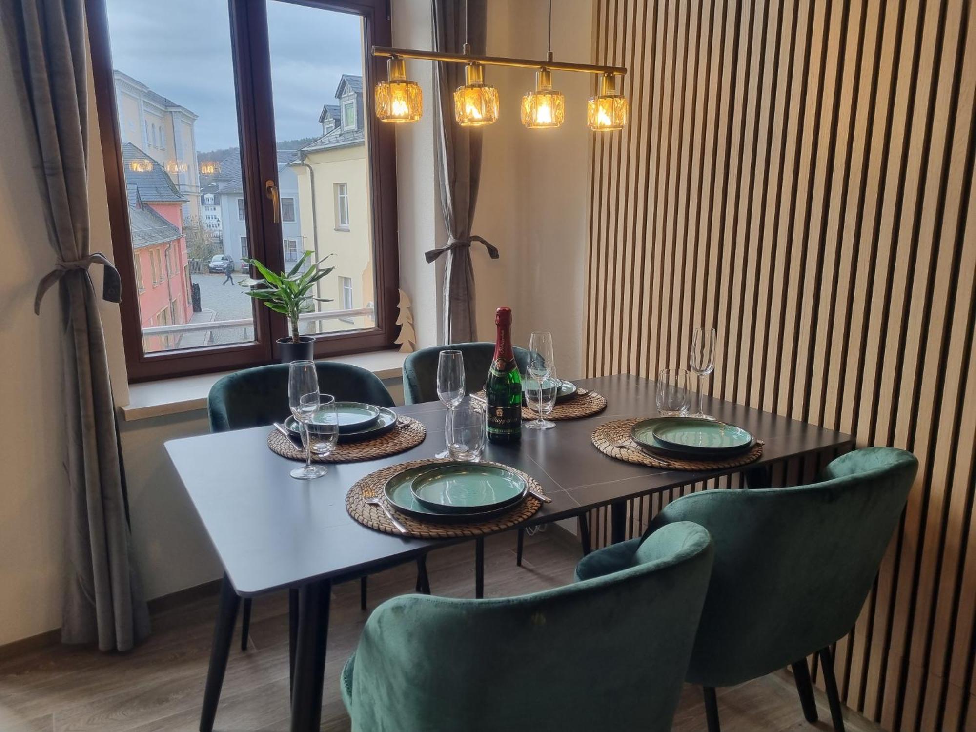 Maremar - Design Maisonette Altstadt - 4 Pers - 57Qm - Luxus Boxspringbett - Kueche - Arbeitsplatz - Privater Parkplatz كراييتْس المظهر الخارجي الصورة